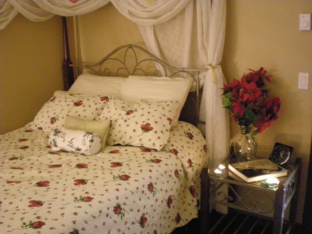 Bed and Breakfast Davis Brook Retreat Сешелт Номер фото