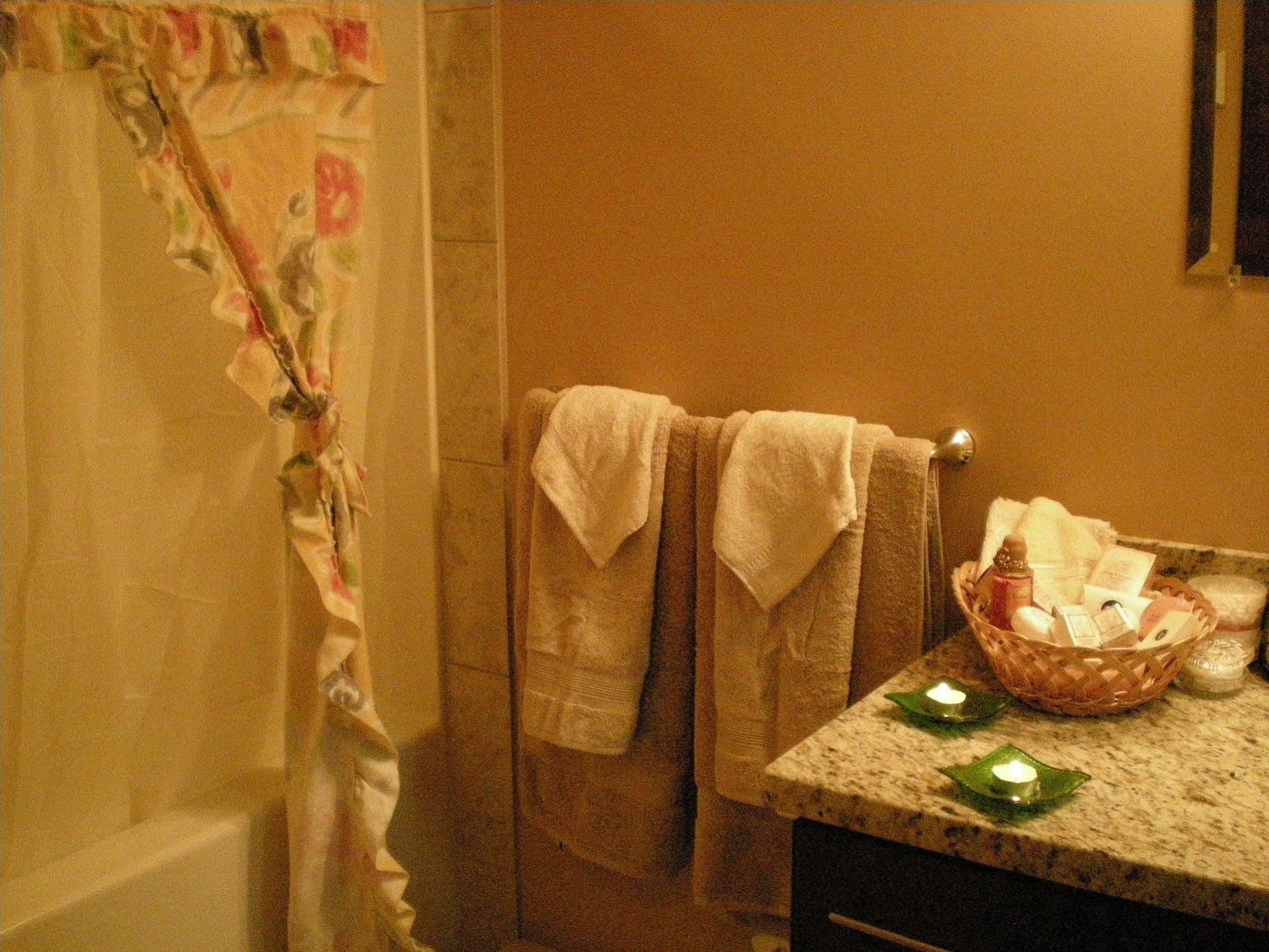 Bed and Breakfast Davis Brook Retreat Сешелт Экстерьер фото